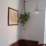 In Piazzetta A Nervi Genua