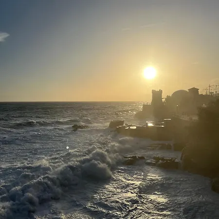 In Piazzetta A Nervi *