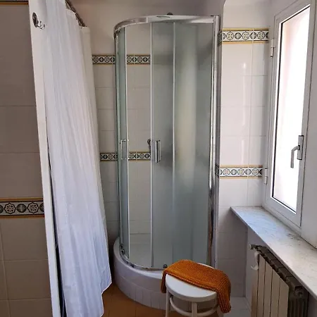 In Piazzetta A Nervi Daire *