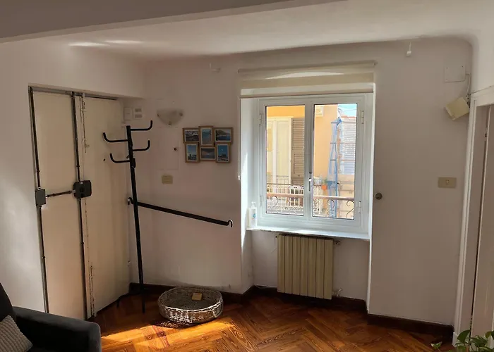 In Piazzetta A Nervi *